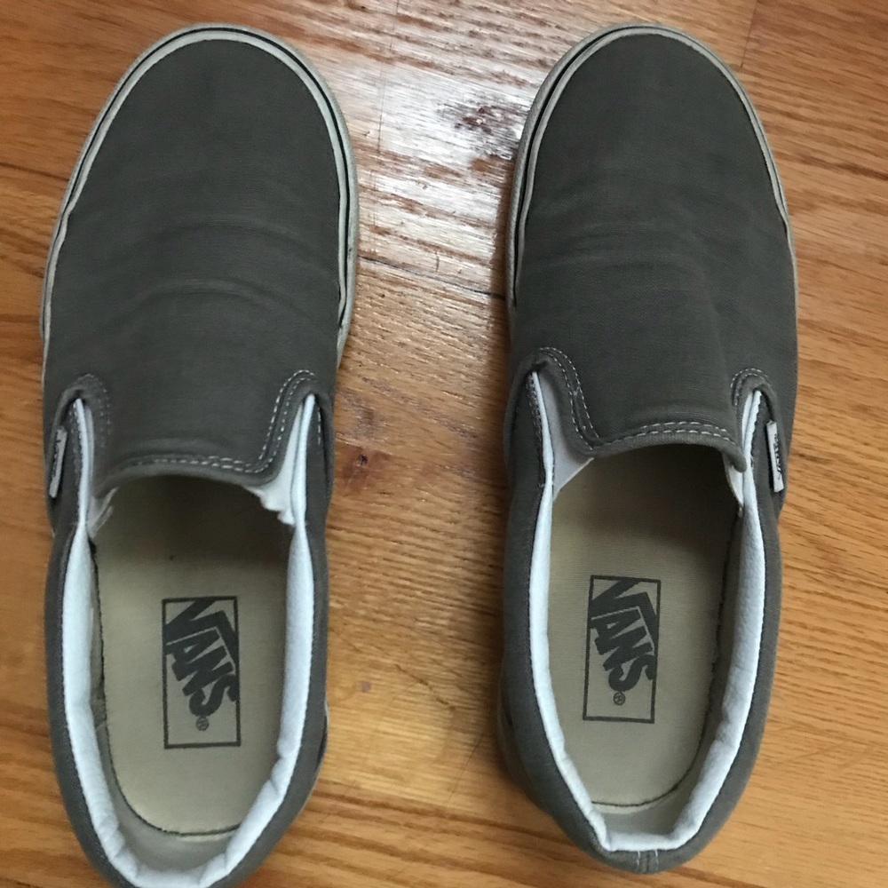 Vans slip on tennis shoes women size 9 in grey